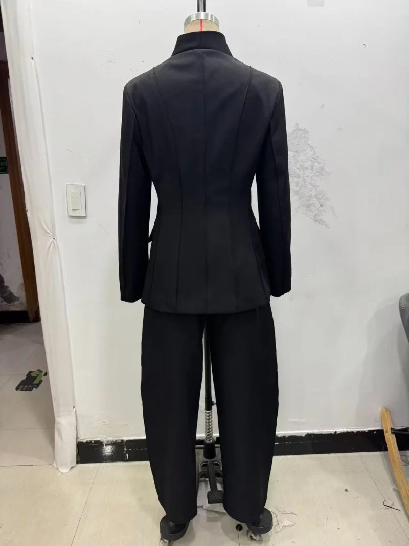Three-dimensional cut high collar slim suit jacket & matching casual trousers